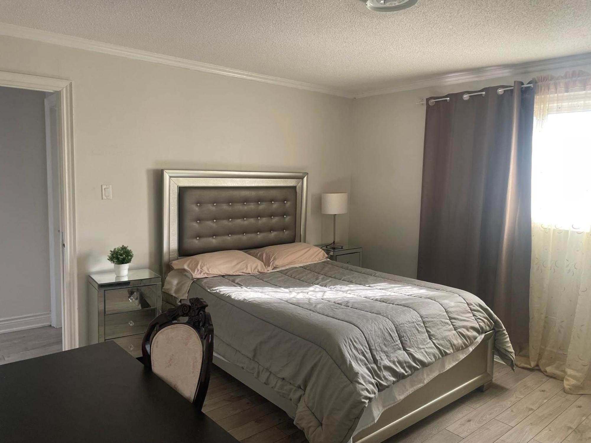 Private House Bed & Breakfast Маркъм Екстериор снимка