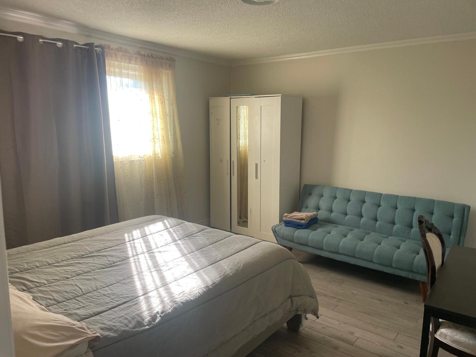 Private House Bed & Breakfast Маркъм Екстериор снимка